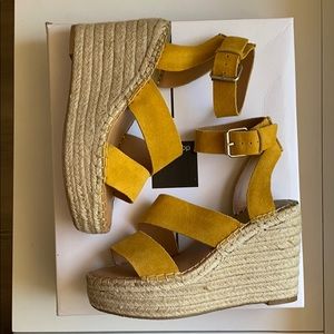 NEW Dolce Vita wedges 7.5
